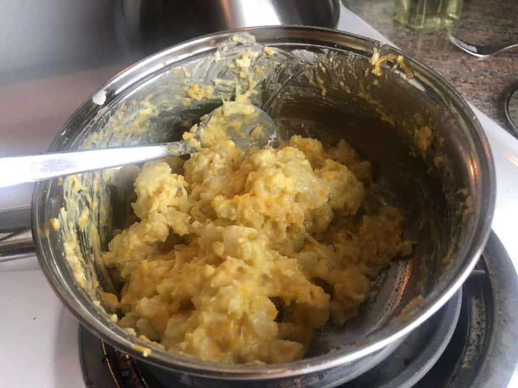 cauliflower mac and cheese ingredients mixed